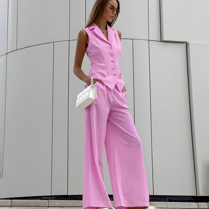 Elegant Lilac Sleeveless Trouser Suit