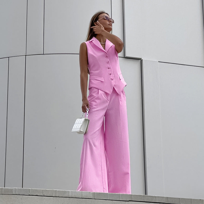 Elegant Lilac Sleeveless Trouser Suit