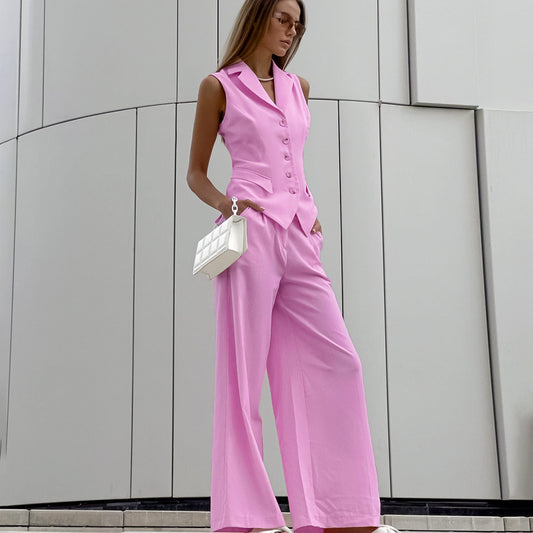 Elegant Lilac Sleeveless Trouser Suit
