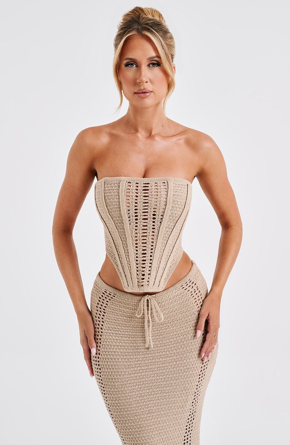 Luna Knit Set – Backless Chic Elegance
