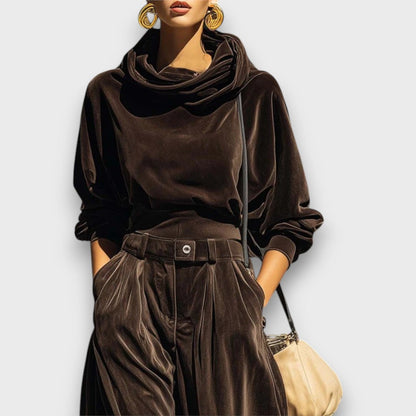 Veloria – Vintage Velvet Hoodie & Trousers Set